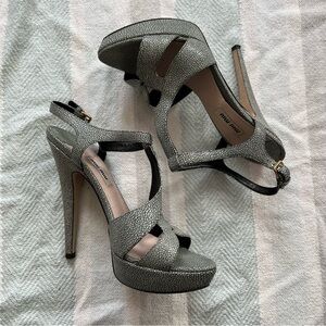 Miu Miu Women's Sz 39 US 9 Stingray Gray Green High Platform Sandals Heels
